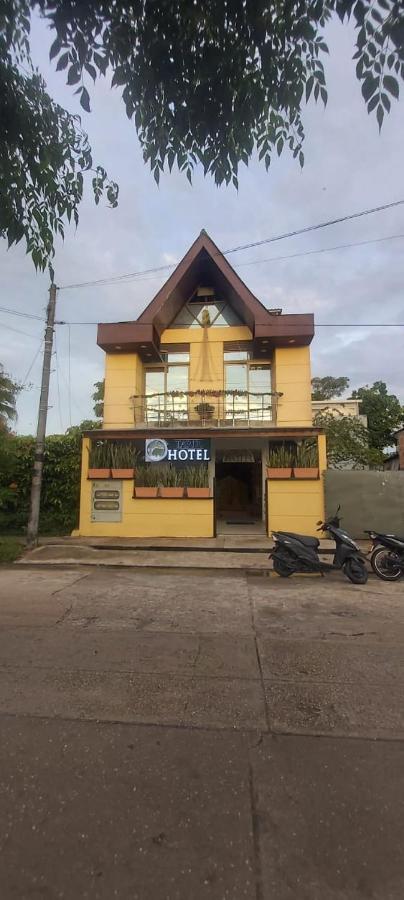 Tapir Hotel 莱蒂西亚 外观 照片